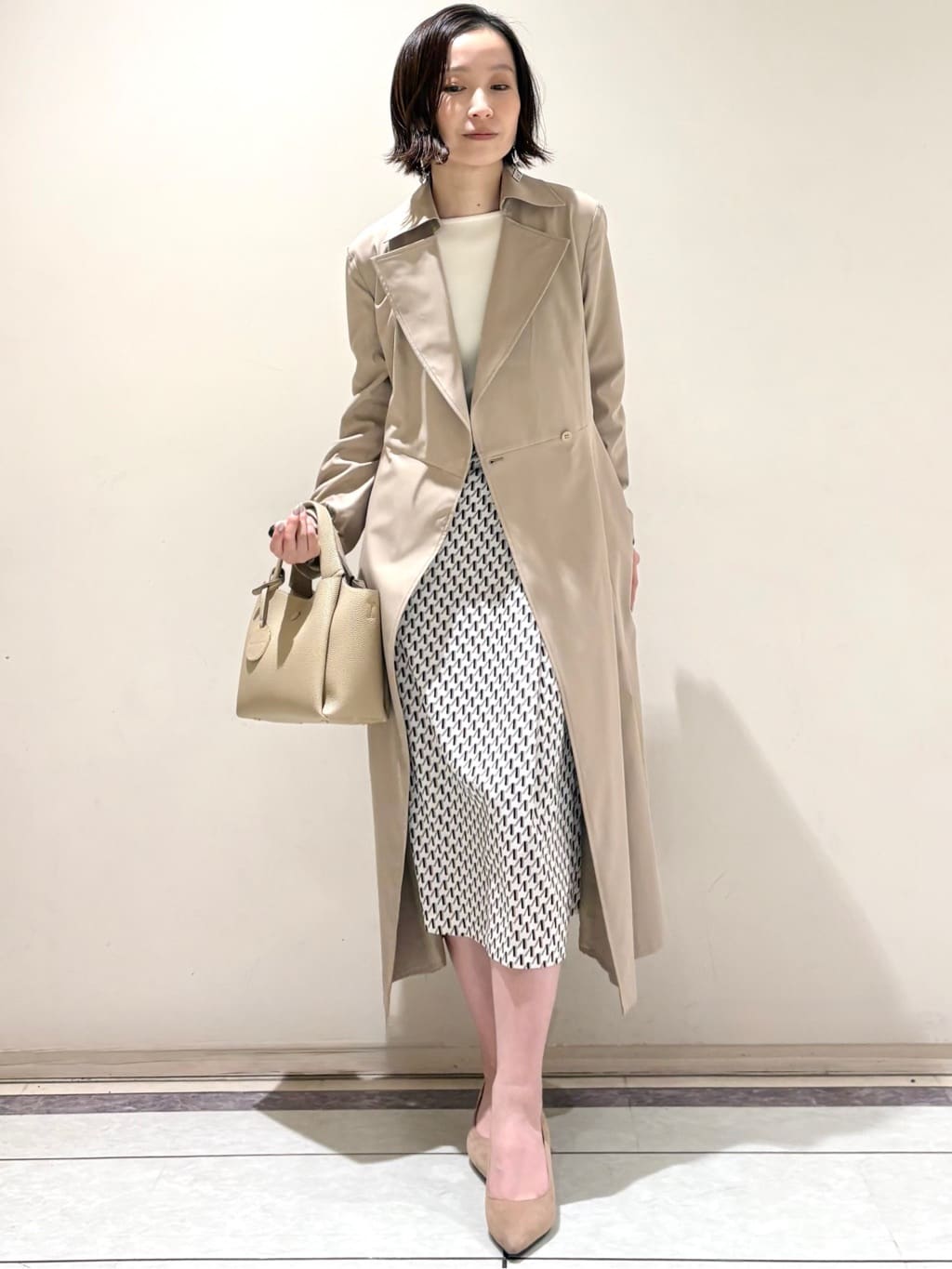 Takahashiさんの「COUP DE CHANCE｜【きれいめ羽織り】Aラインドレスコート」を使ったコーディネート