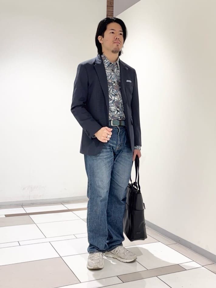 及川さんの「TAKEO KIKUCHI｜【360&deg;ストレッチ／軽量】None Of Stress ライト ジャケット（セットアップ対応）」を使ったコーディネート