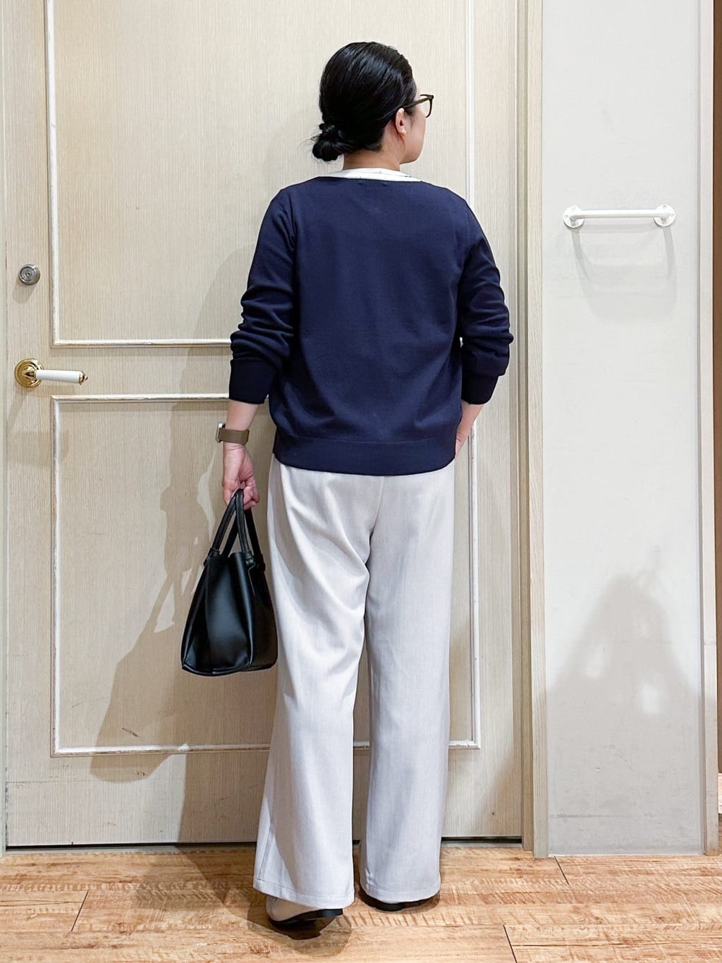 umeさんの「SHOO･LA･RUE｜【洗濯機可/S-LL/アンサンブル可】すっきりと好印象 配色クルーネックニット」を使ったコーディネート
