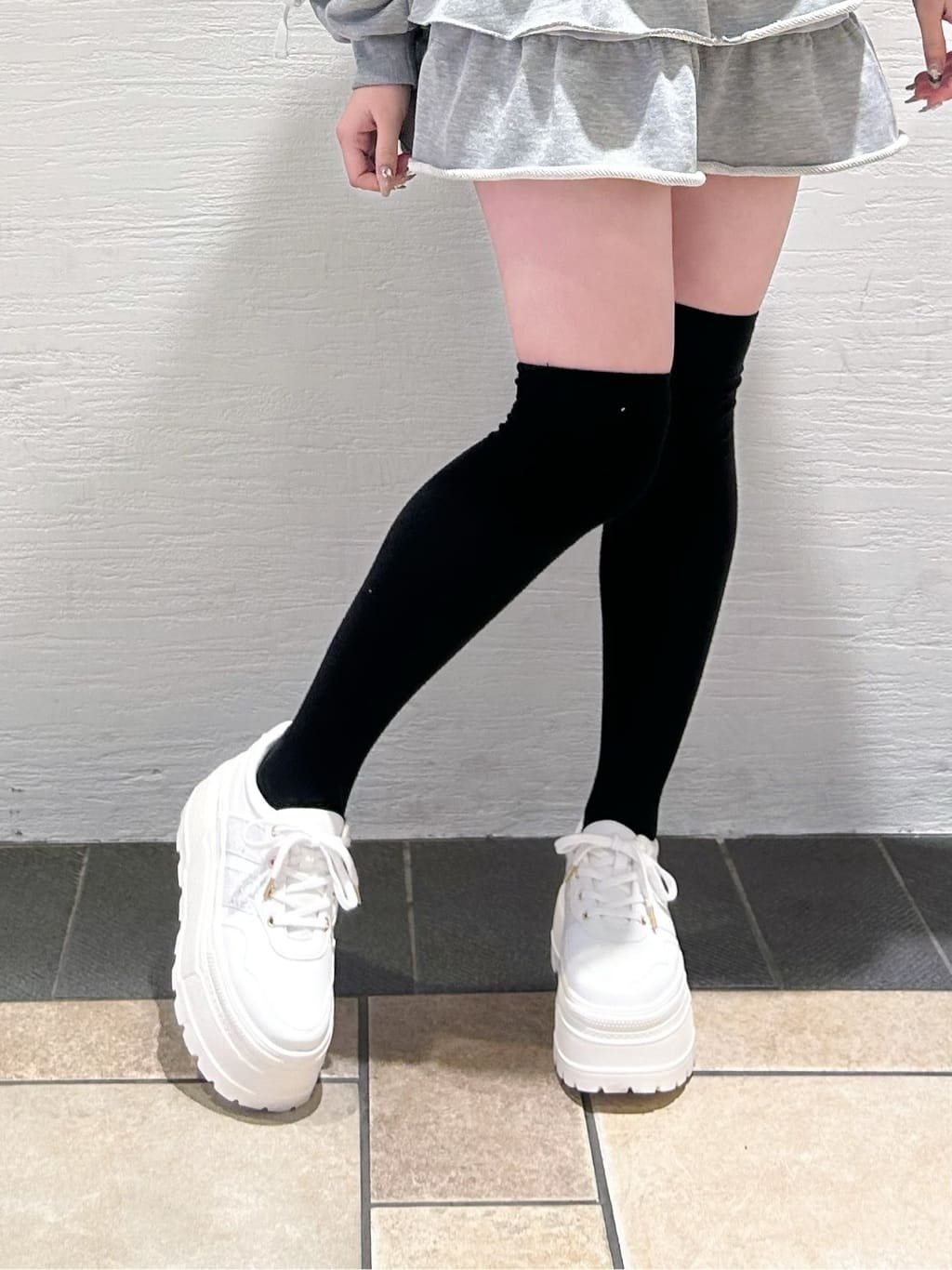 ゆうりさんの「ESPERANZA｜ラメライン厚底スニーカー」を使ったコーディネート
