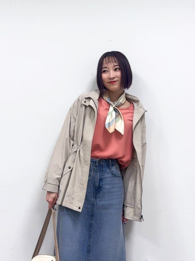 𝐜𝐡𝐢𝐤𝐚さんの「SHOO･LA･RUE｜【着丈選べる/体型カバー/洗濯機可】さらさらとろん ドルマンブラウス」を使ったコーディネート