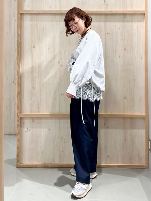 nakoさんの「THE SHOP TK｜キーネックストライプドロストシャツブラウス」を使ったコーディネート