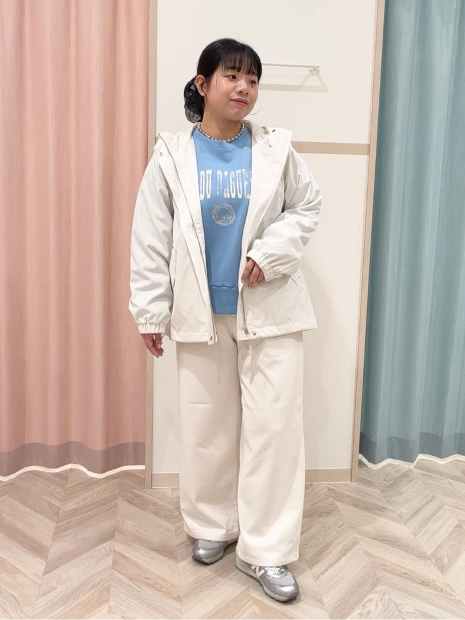 まちゃんなちゃんさんの「SHOO･LA･RUE｜【防花粉/高レビュー】きれいもかっこいいも叶える 欲張りマウンテンパーカ」を使ったコーディネート