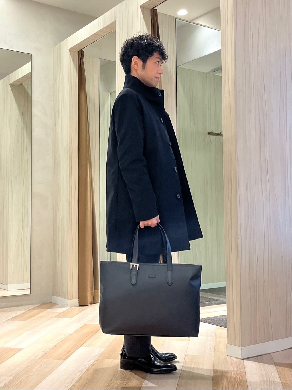 URAさんの「TAKEO KIKUCHI｜【ダウンライナー付き】ドビースタンドカラーコート」を使ったコーディネート