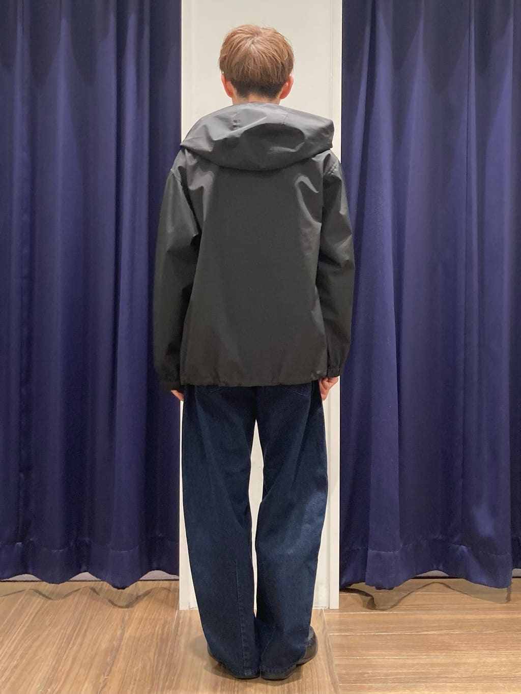 つーじーさんの「THE SHOP TK｜【季節の変わり目に最適】ナイロンマウンテンパーカ  防風/洗濯機OK」を使ったコーディネート