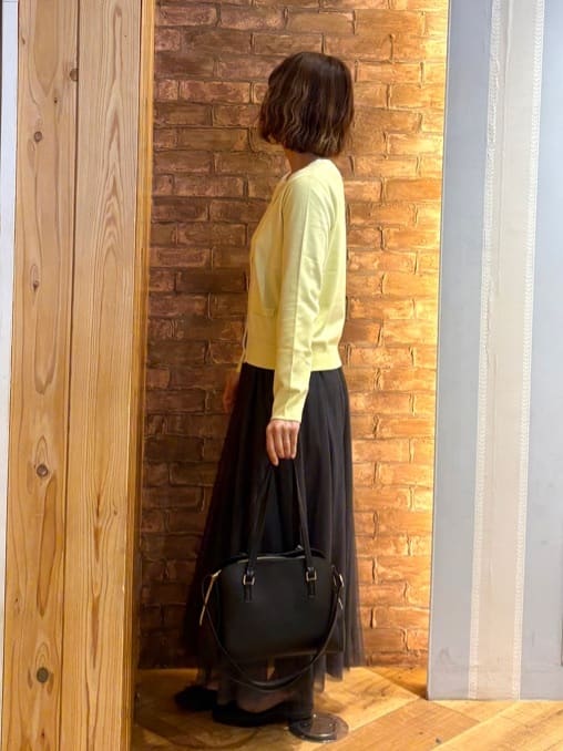 mieさんの「SHOO･LA･RUE｜【洗濯機可/S-LL/アンサンブル可】パールボタンが上品　華やぎ配色カーディガン」を使ったコーディネート