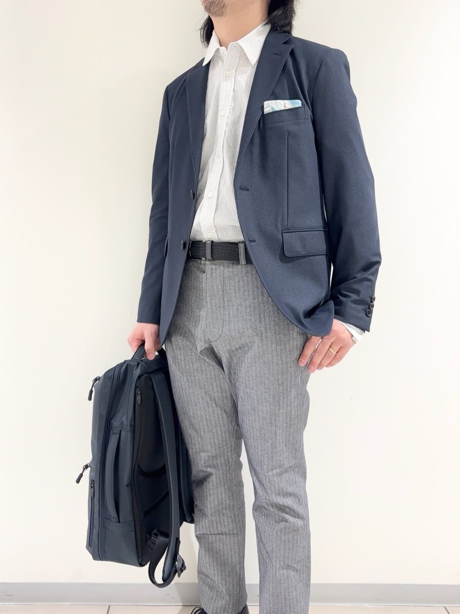 及川さんの「TAKEO KIKUCHI｜播州 ドビーストライプ フラワーシャツ」を使ったコーディネート