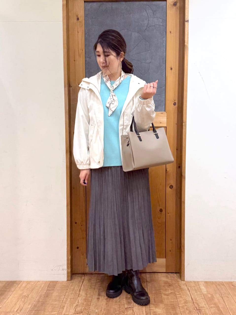 Ayana.さんの「SHOO･LA･RUE｜【防花粉/高レビュー】きれいもかっこいいも叶える 欲張りマウンテンパーカ」を使ったコーディネート