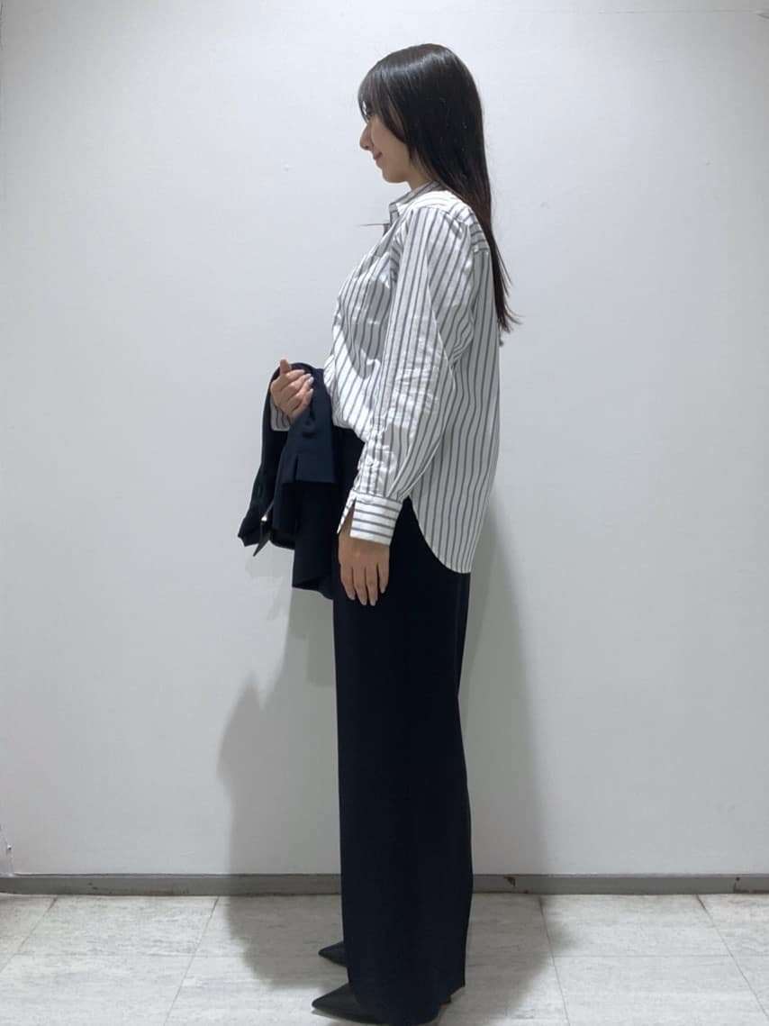 meiさんの「INDIVI｜【2WAY／洗える】ラメストライプ コットン混シャツ」を使ったコーディネート
