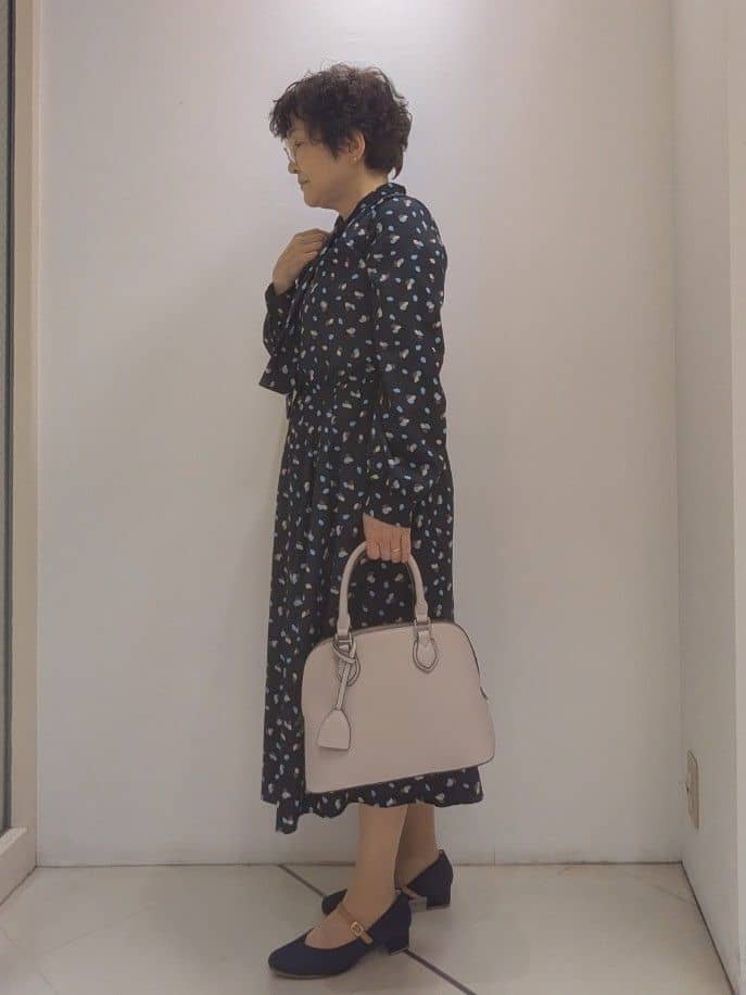 Mokoさんの「Reflect｜【セレモニー／通勤／おでかけに◎】フラワープリントボウタイワンピース」を使ったコーディネート