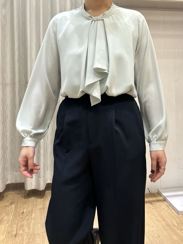 ga_riさんの「THE SHOP TK｜バー付きラッフルタイブラウス」を使ったコーディネート