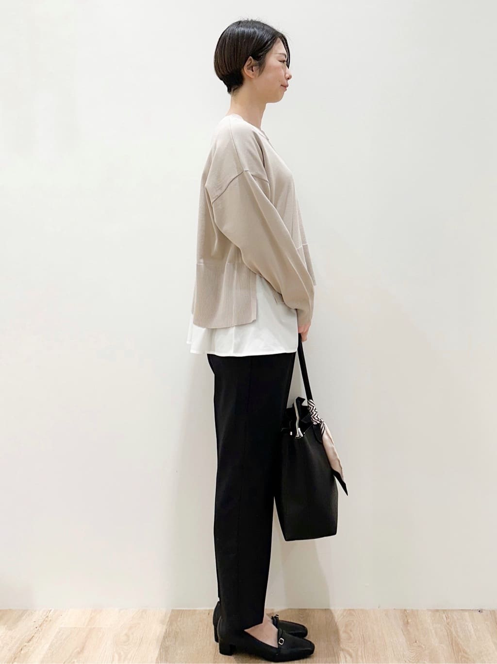 yurieさんの「OPAQUE.CLIP｜美脚ストレッチイージーテーパードパンツ【洗濯機OK】」を使ったコーディネート