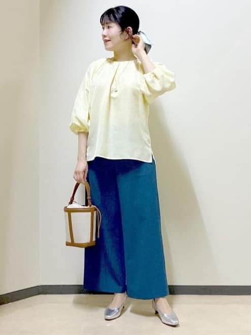  beni_gingerさんの「Reflect｜【接触冷感】ボリュームスリーブサテンジャカードブラウス」を使ったコーディネート