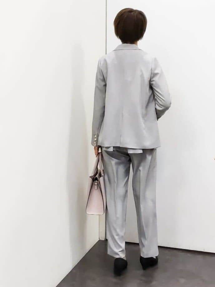 やまちゃんさんの「grove｜【マシンウォッシュ/防シワ】袖ドッキングペプラムブラウス【着回しカセット】」を使ったコーディネート