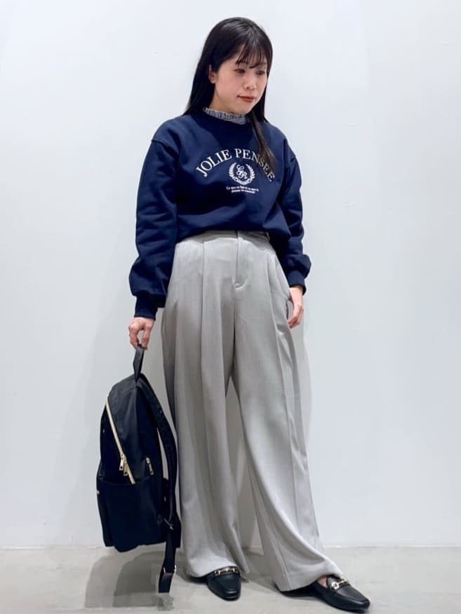 ＷＡさんの「grove｜【撥水／シルエット2WAY】羽織るだけでサマになる、スタンドネックテントラインコート」を使ったコーディネート