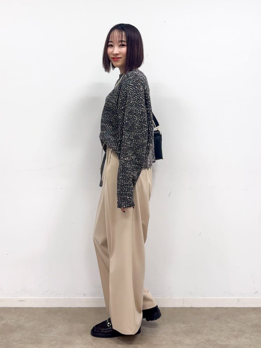 𝐜𝐡𝐢𝐤𝐚さんの「SHOO･LA･RUE｜【洗濯機可/前後2WAY】ぽこぽこニットカーディガン」を使ったコーディネート