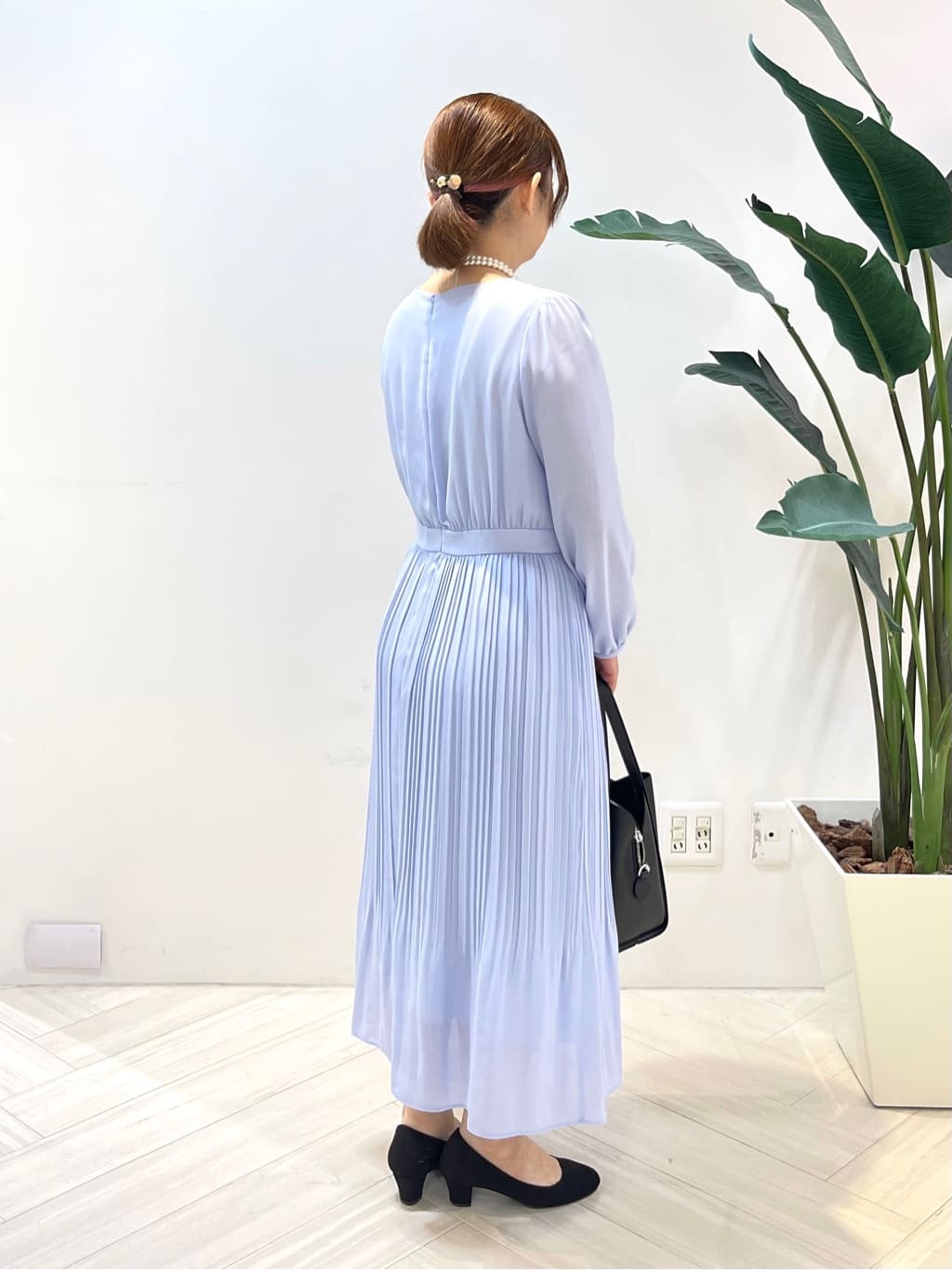 Tomoさんの「UNTITLED｜【洗える/セレモニー】プリーツワンピース」を使ったコーディネート