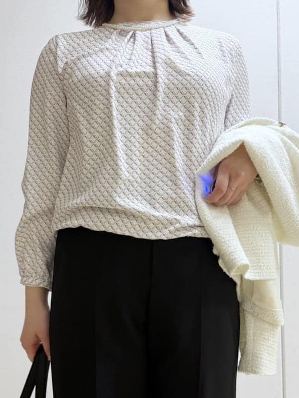 Rikoさんの「INDIVI｜【洗える／透けにくい】ダイヤ柄プリントブラウス」を使ったコーディネート