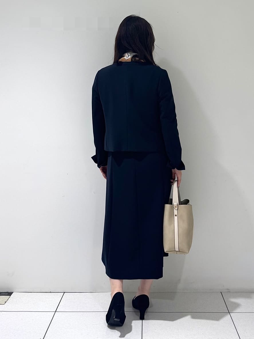 そんさんの「INDIVI｜【上品光沢／SETUP可能】切り替えデザインジャケット」を使ったコーディネート