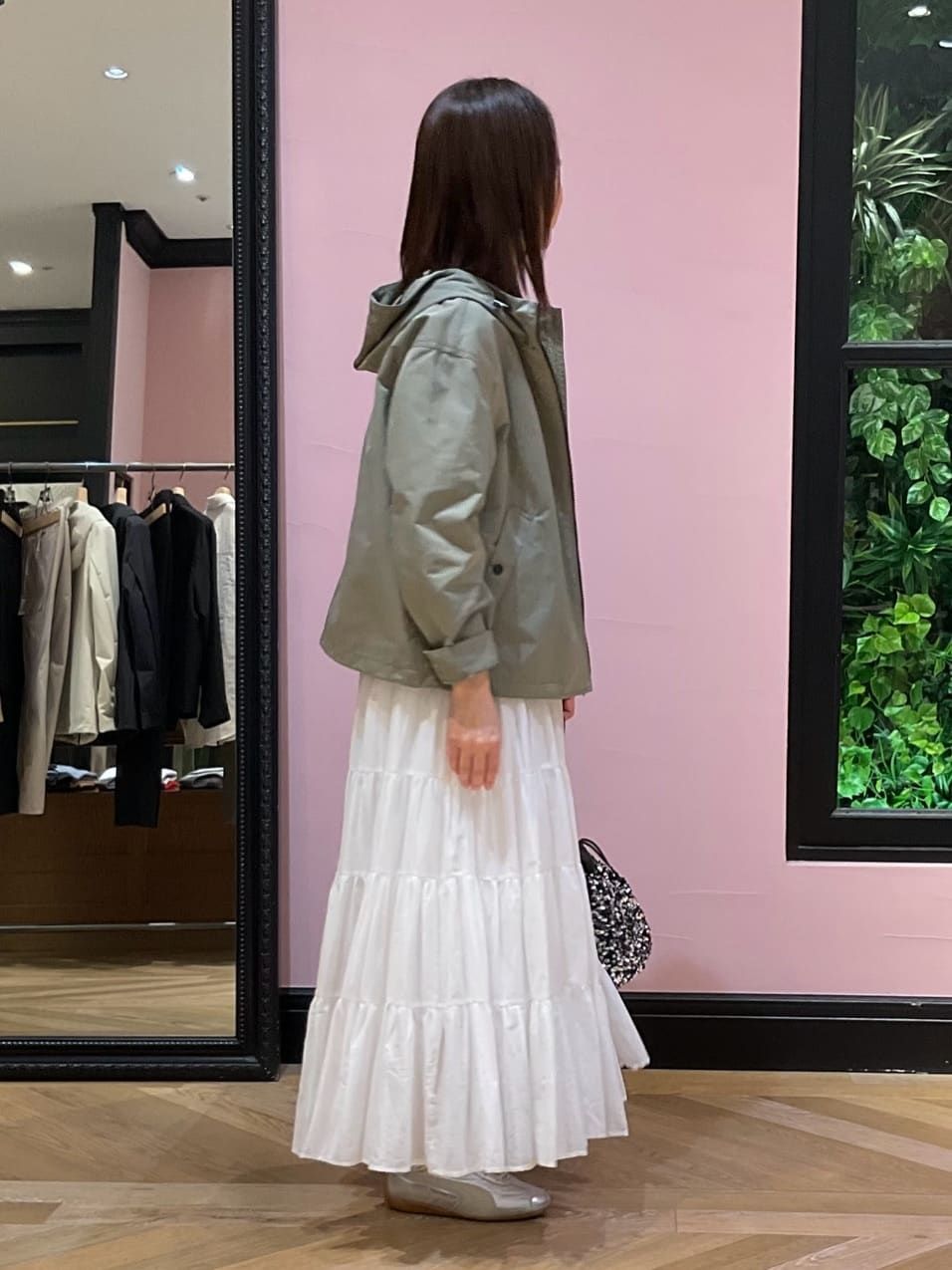 Hiwatashiさんの「DRESSTERIOR｜【ウォッシャブル/撥水素材】撥水ツイル マウンテンパーカー」を使ったコーディネート
