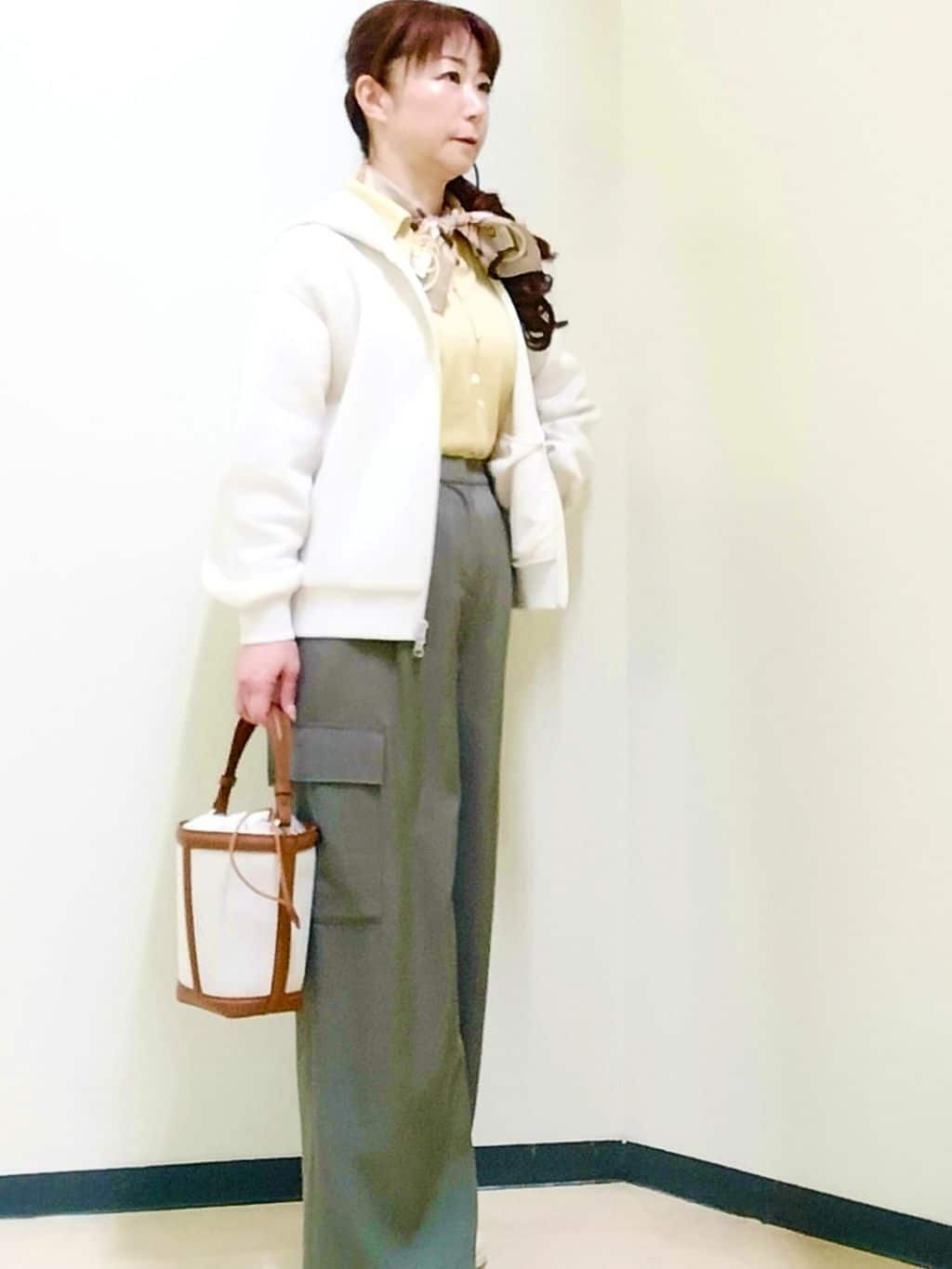 花さんの「Reflect｜ストレートワイドカーゴパンツ」を使ったコーディネート