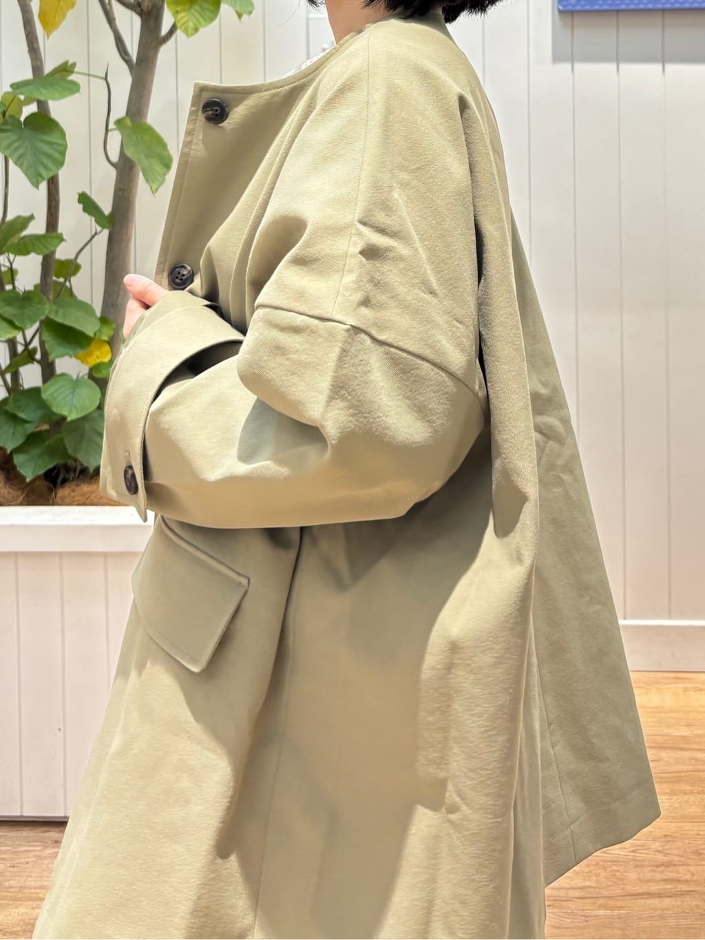 OKADAさんの「Dessin｜【花粉ガード/撥水加工/洗える】クルーネックスプリングコート」を使ったコーディネート