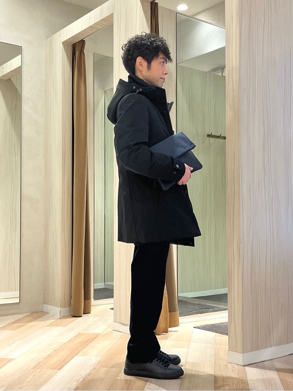 URAさんの「TAKEO KIKUCHI｜【抗菌防臭/シーズンレス】シアサッカーギンガムチェック ストレッチシャツ」を使ったコーディネート