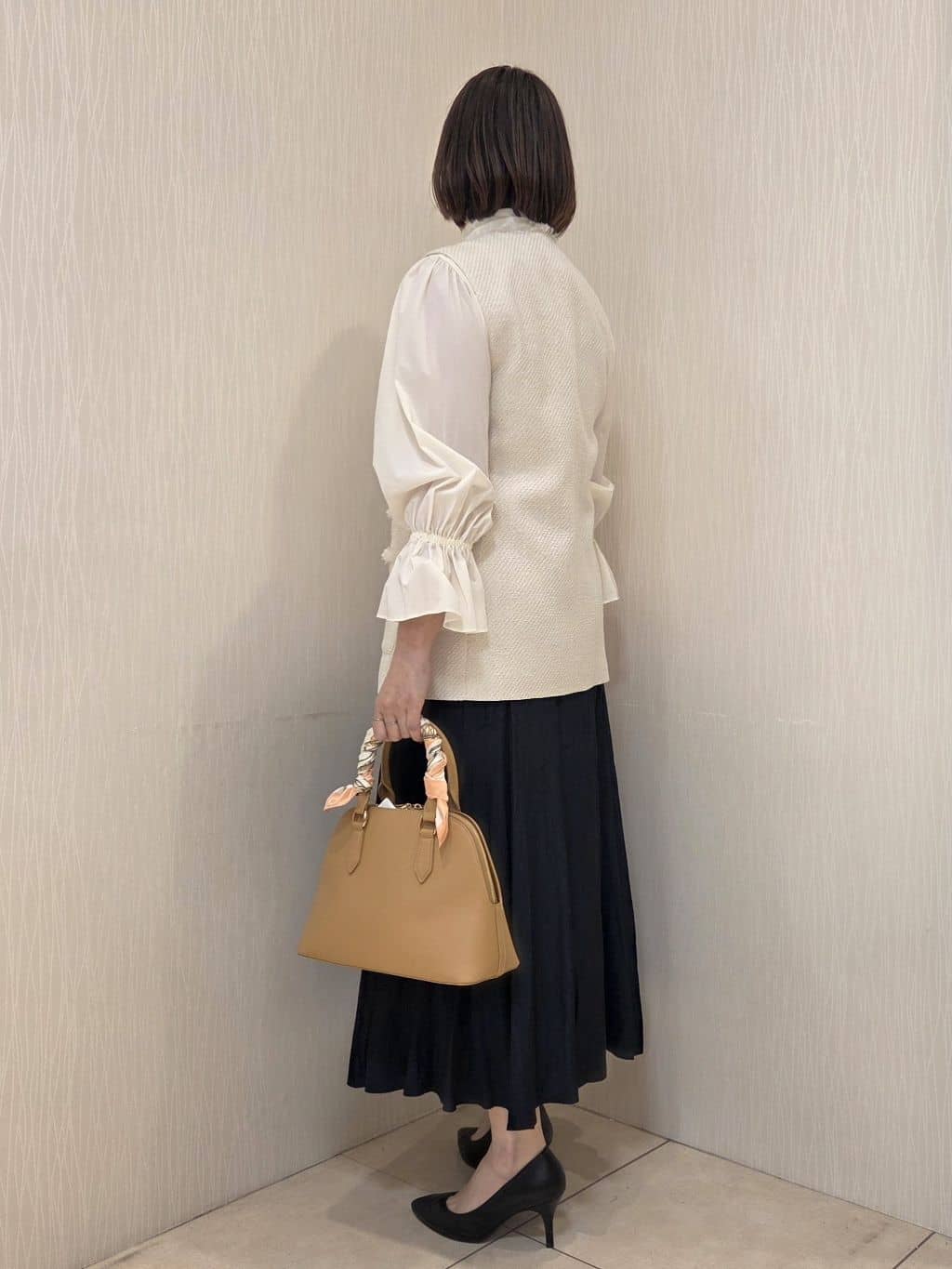 naokoさんの「UNTITLED｜【オンオフ使える】スラブツイード ジレ」を使ったコーディネート