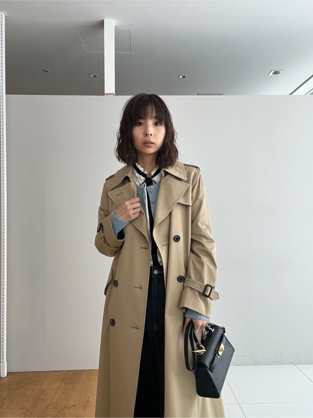 misaさんの「DRESSTERIOR｜◆【撥水/透湿素材】コットンギャバジントレンチコート」を使ったコーディネート