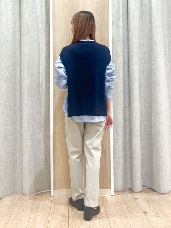 みーちゃんさんの「grove｜【2点SET】一枚でコーデが決まる！ニットベスト&times;シャツSET」を使ったコーディネート