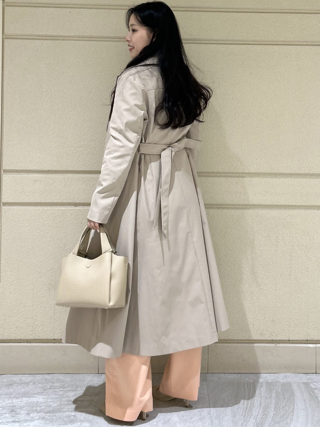 Momokaさんの「COUP DE CHANCE｜【きれいめ羽織り】Aラインドレスコート」を使ったコーディネート