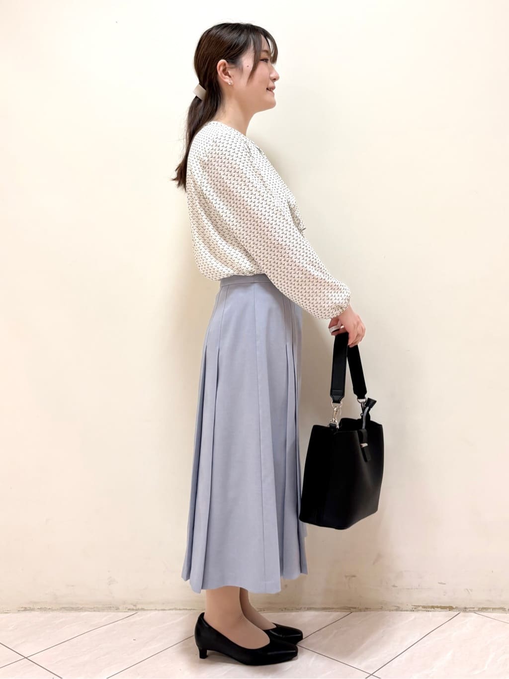 mikiさんの「Reflect｜【UVカット／接触冷感】フロントフリルシフォンブラウス」を使ったコーディネート
