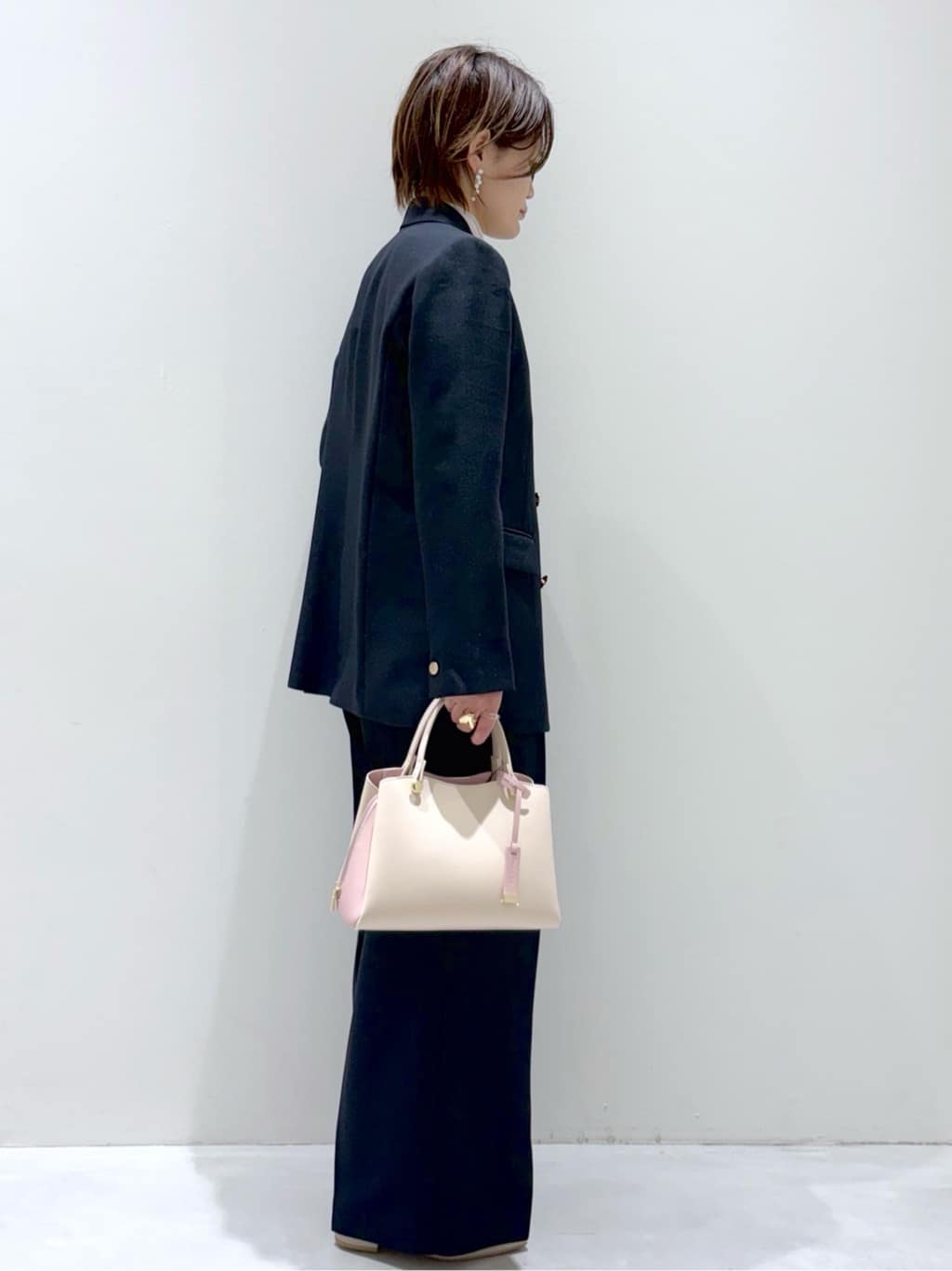 こじさんの「OPAQUE.CLIP｜金ボタンダブルブレストテーラードジャケット／セットアップ対応【洗える】」を使ったコーディネート