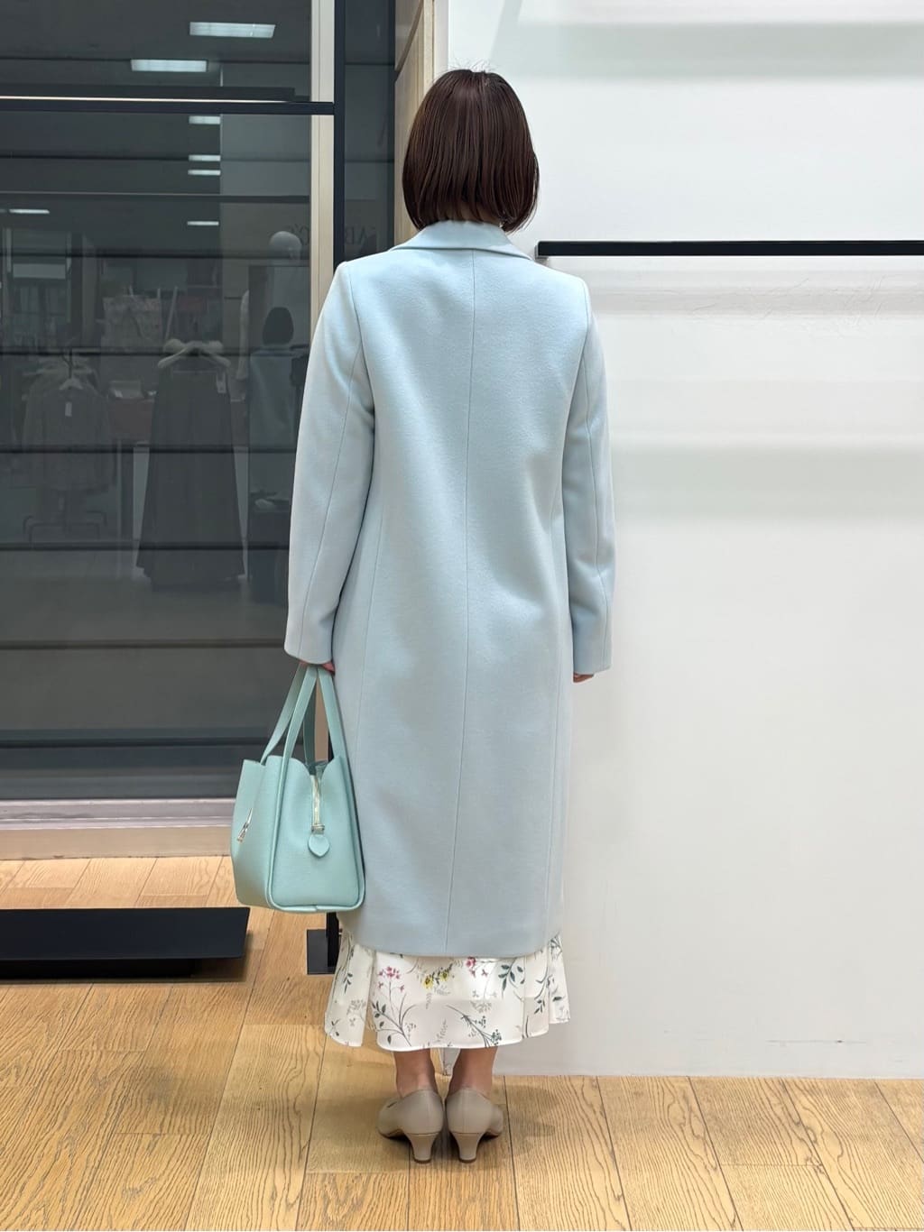 asamiさんの「INDIVI｜【SETUP可能】モダンフラワー柄フレアスカート」を使ったコーディネート