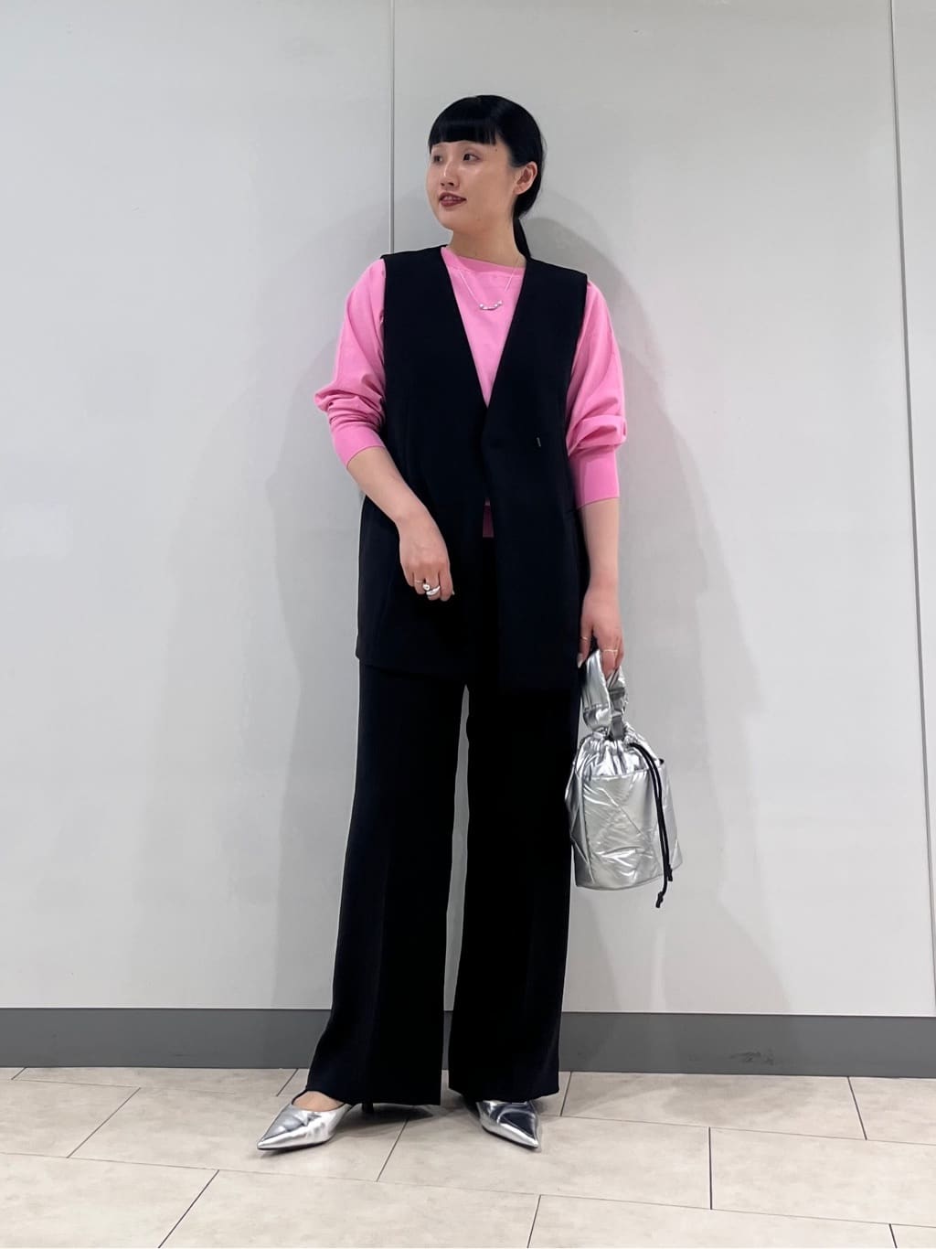 hasuさんの「INDIVI｜【洗える／多機能／SETUP可】着る日傘ジレジャケット」を使ったコーディネート