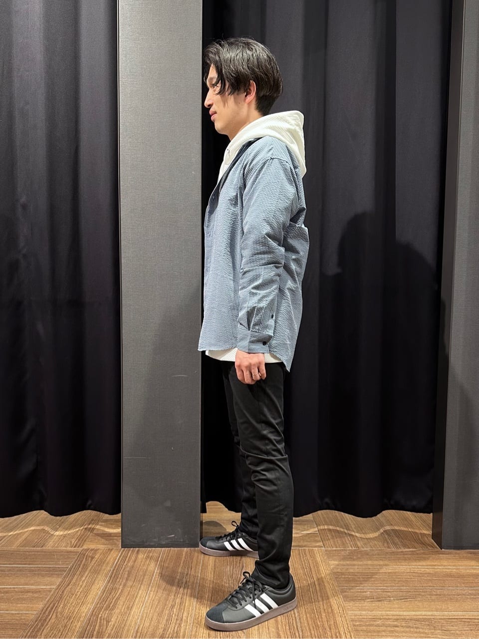 tomoyaさんの「THE SHOP TK｜【さりげない表情が、品よく映える。】ふくれジャカードパーカ」を使ったコーディネート