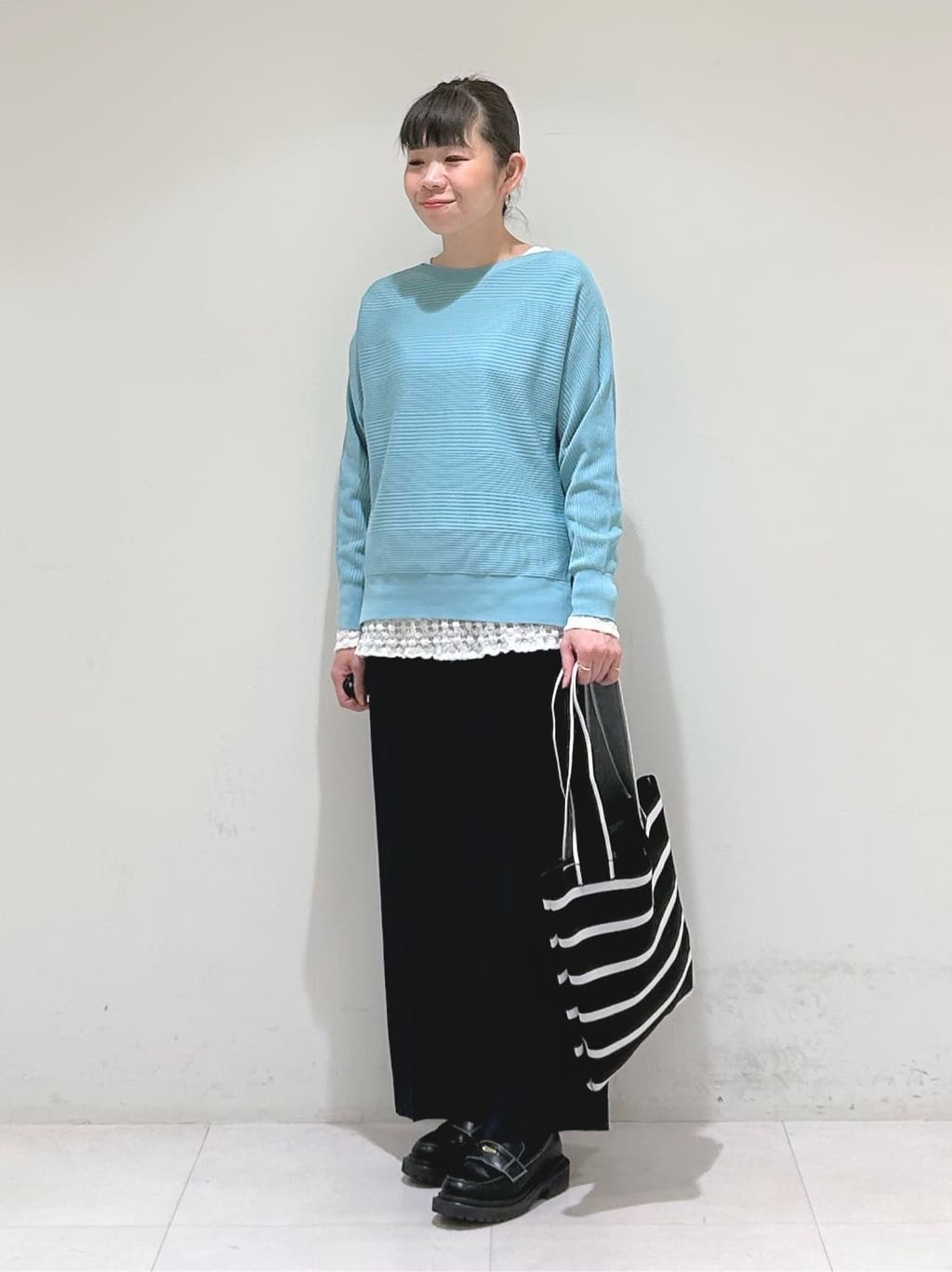 tsuyuさんの「INDIVI｜【WEB限定カラー／A4収納】柄ニットバッグ」を使ったコーディネート