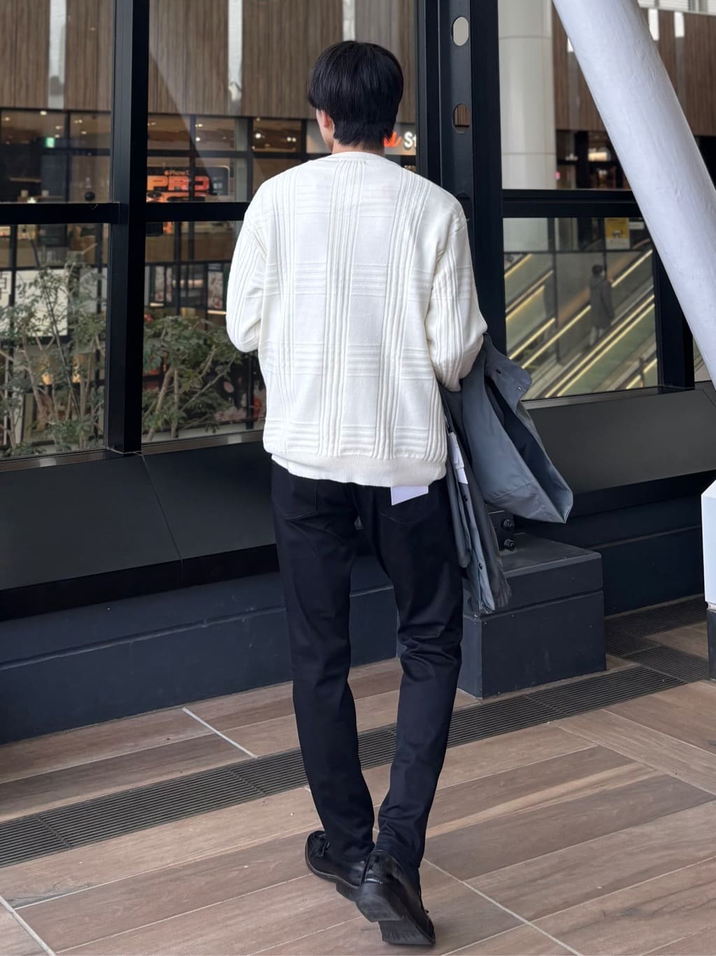 うらしーさんの「THE SHOP TK｜【季節の変わり目に最適】ナイロンマウンテンパーカ  防風/洗濯機OK」を使ったコーディネート