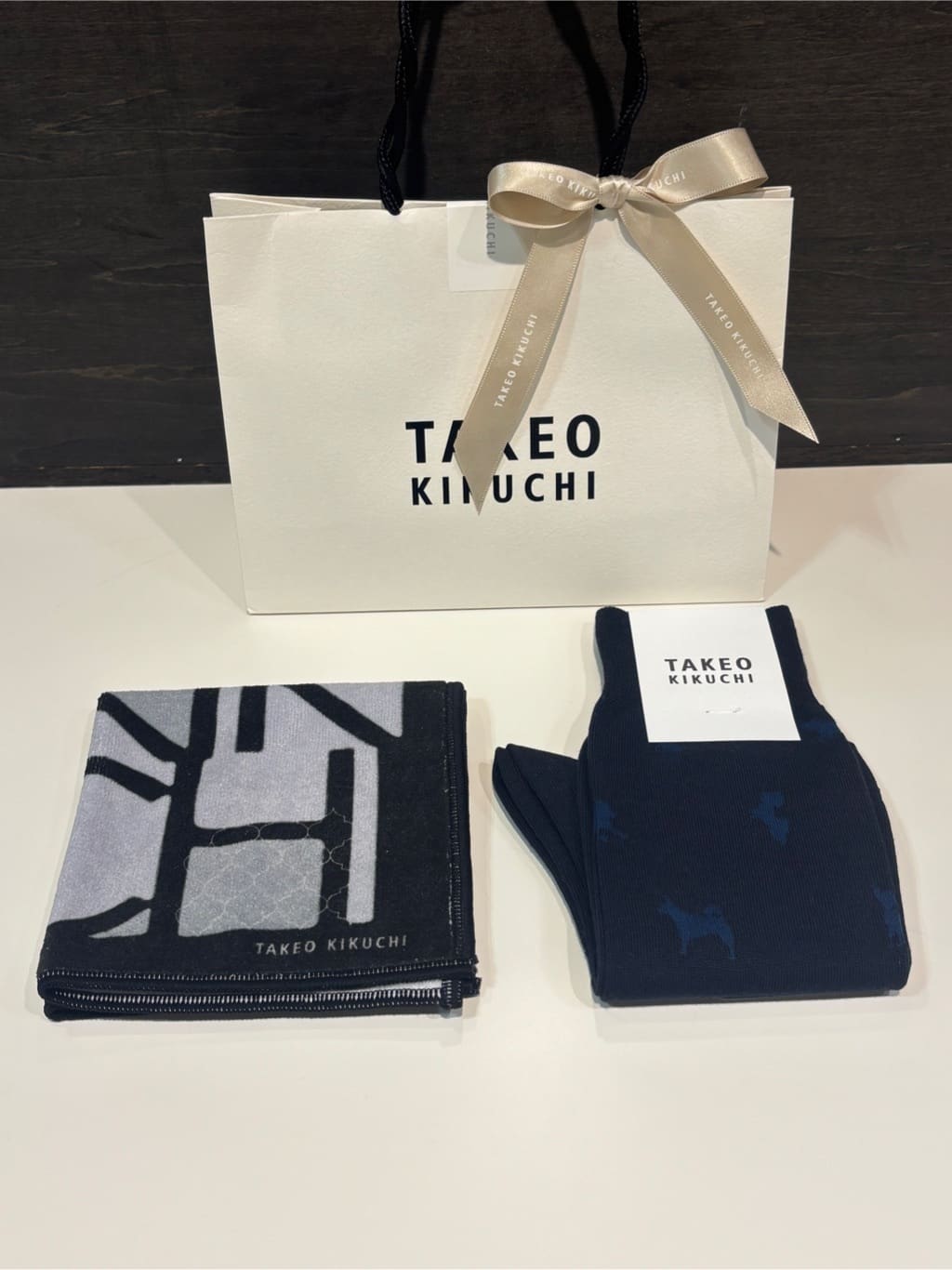 ヒナさんの「TAKEO KIKUCHI｜タイル柄プリントフォンカチ」を使ったコーディネート