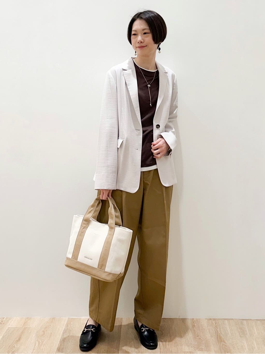 yurieさんの「OPAQUE.CLIP｜配色レイヤードロングスリーブTシャツ【洗える】」を使ったコーディネート