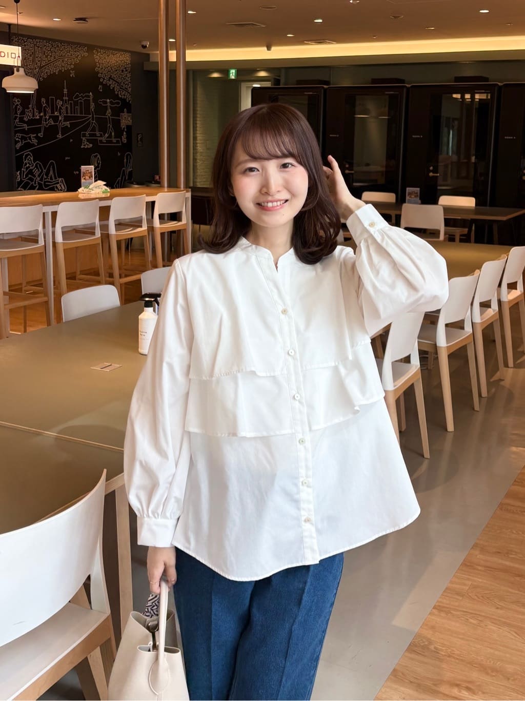 みさかさんの「index｜フリルキーネックシャツ【洗濯機OK／イージーアイロン／防シワ】《XS～LL／7col》」を使ったコーディネート