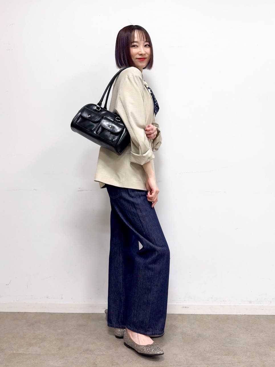 𝐜𝐡𝐢𝐤𝐚さんの「SHOO･LA･RUE｜【S-LL/セットアップ可/イージーケア/UV】オンにもオフにも 軽やかシングルジャケット」を使ったコーディネート