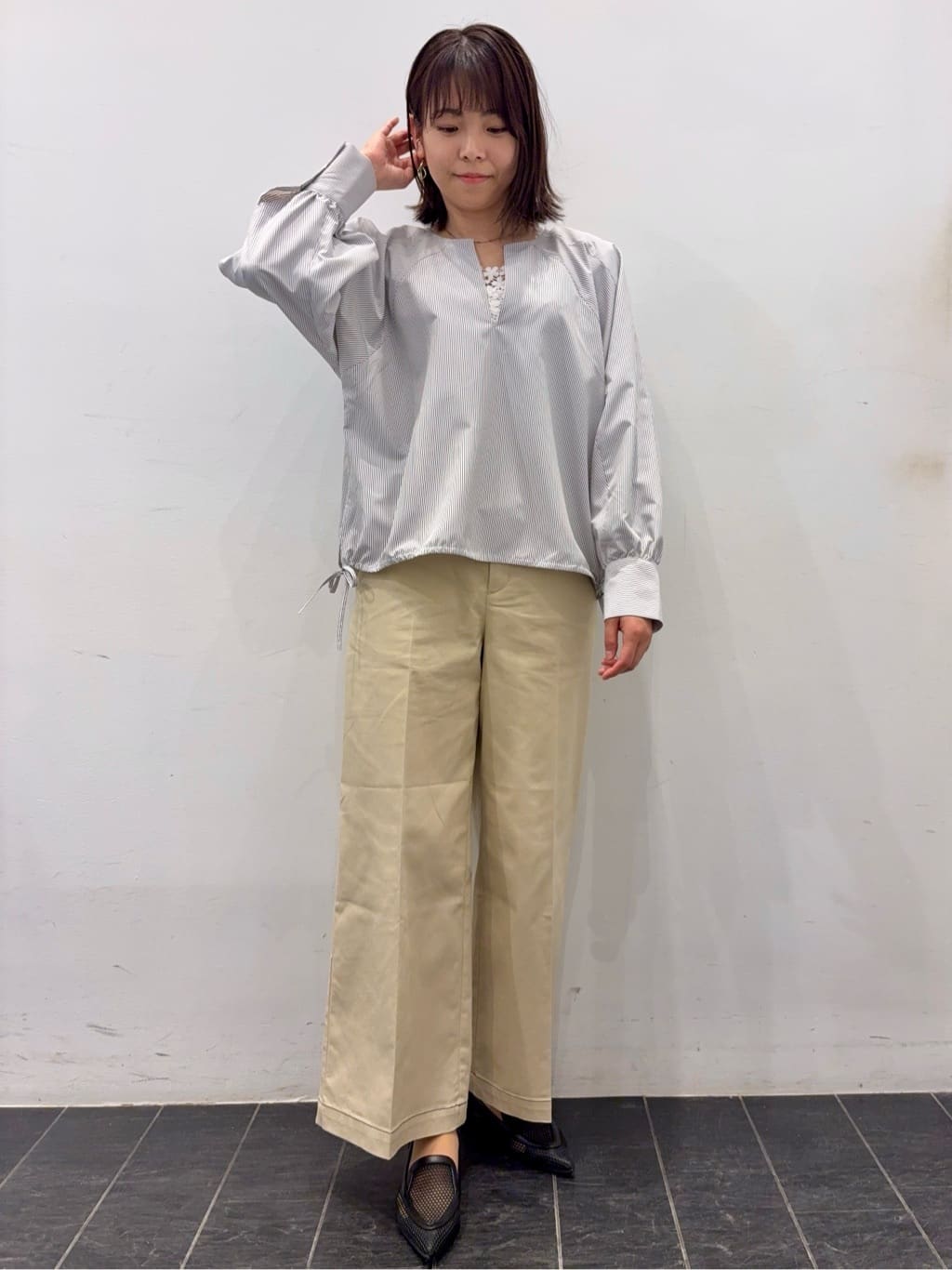 おしずさんの「THE SHOP TK｜大人かっこいい 軽やかデニム＆チノブルゾン」を使ったコーディネート
