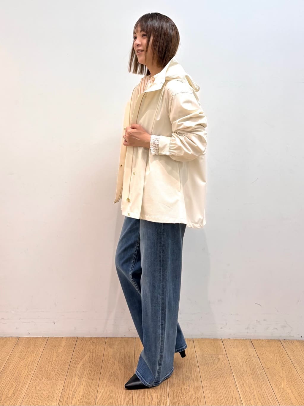mikkoさんの「INDIVI｜【撥水／フード取外し可】凹凸素材ブルゾン」を使ったコーディネート