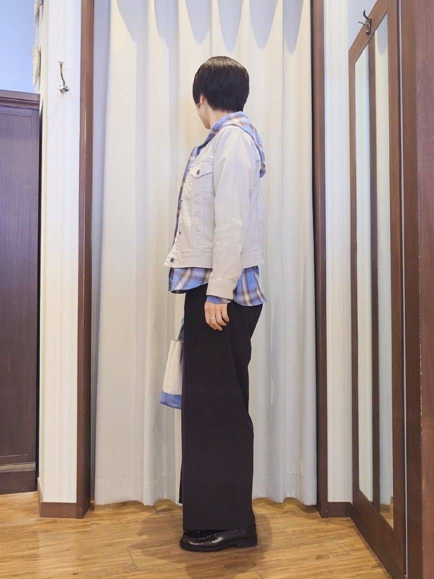ERIKOさんの「SHOO･LA･RUE｜【洗濯機可】涼しげで軽やかな チェックシャツパーカ」を使ったコーディネート