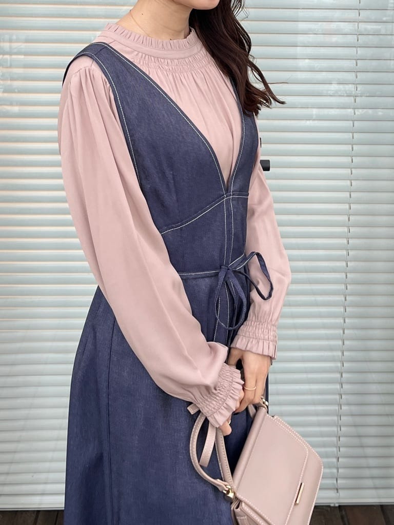 はばさんの「Couture brooch｜【前後2WAY・洗える】RTピケ リボン ブラウス」を使ったコーディネート
