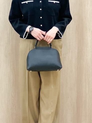 Keiさんの「grove｜【ハレの日にもデイリーにも】バーハンドルラウンド2WAYトート」を使ったコーディネート