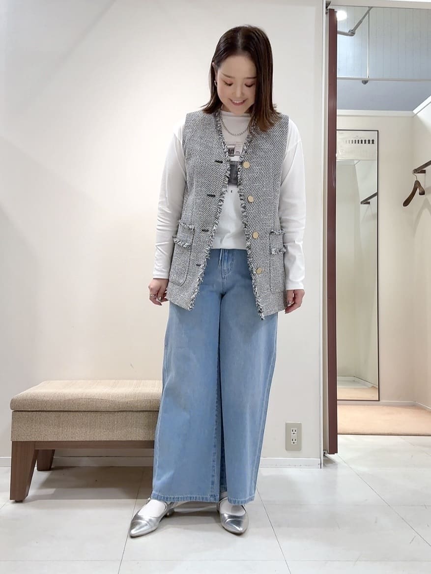 YUIさんの「UNTITLED｜【オンオフ使える】スラブツイード ジレ」を使ったコーディネート
