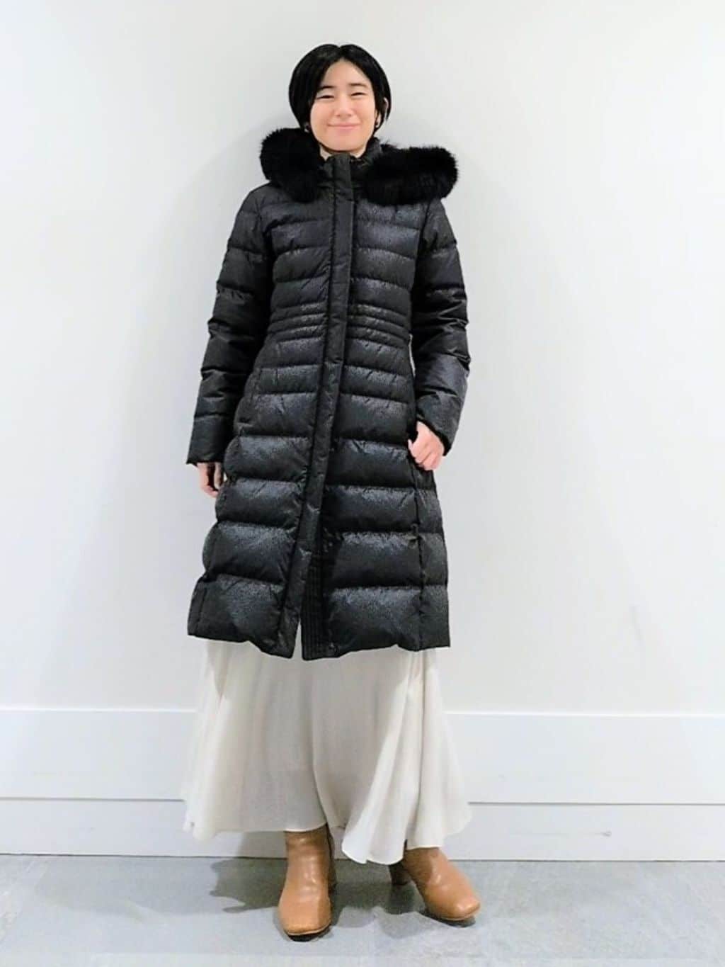 ミズタさんの「UNTITLED｜【はっ水機能/フード取り外し可/防寒】ロングダウンコート」を使ったコーディネート