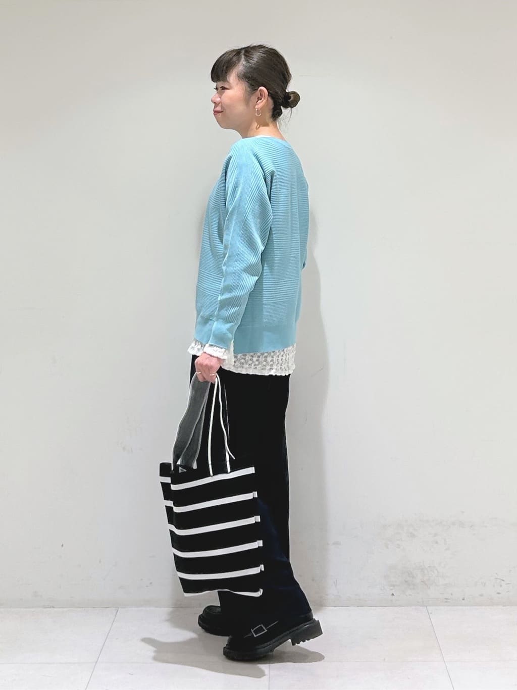 tsuyuさんの「INDIVI｜【WEB限定カラー／A4収納】柄ニットバッグ」を使ったコーディネート